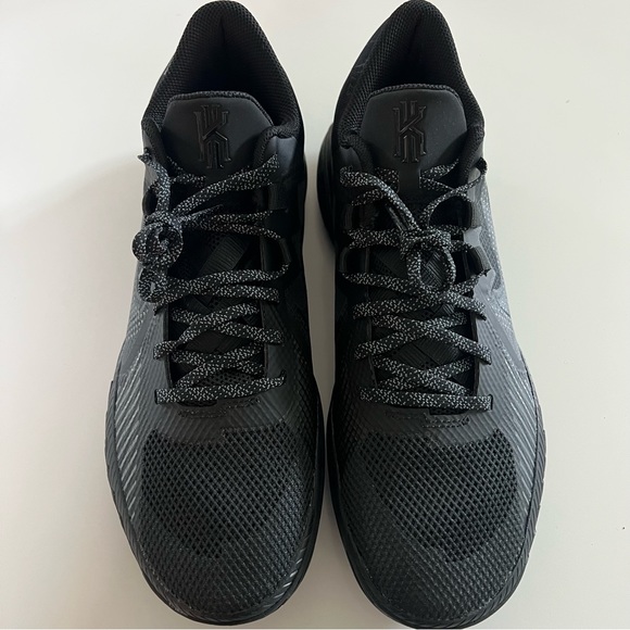 Nike Kyrie Flytrap 5 Basketball Shoe Black Cool Grey 
Men’s Size 11 NEW WITH BOX main image 9